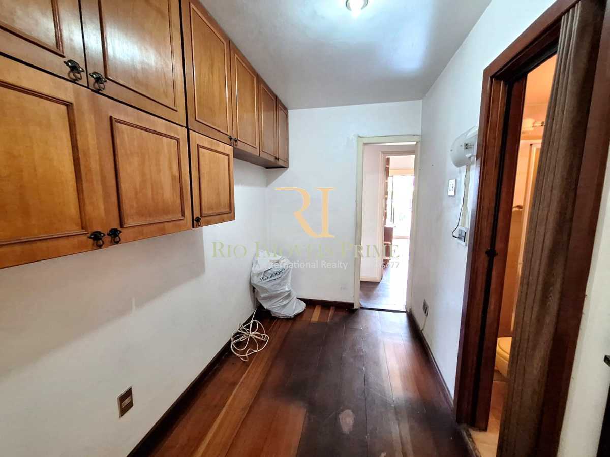 DEPENDÊNCIA COMPLETA. - 17