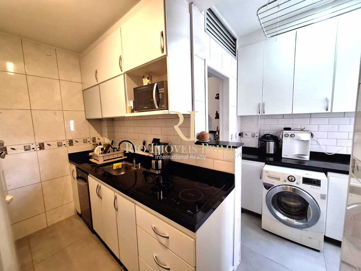 Conheça COZINHA. do imóvel - Botafogo, 2 quartos, suíte, varanda, vaga, área de lazer - RPAP20398 - 10 COZINHA. - 10