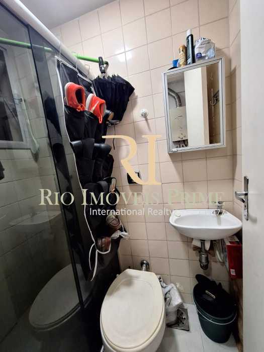 BANHEIRO DE SERVIÇO. - 15