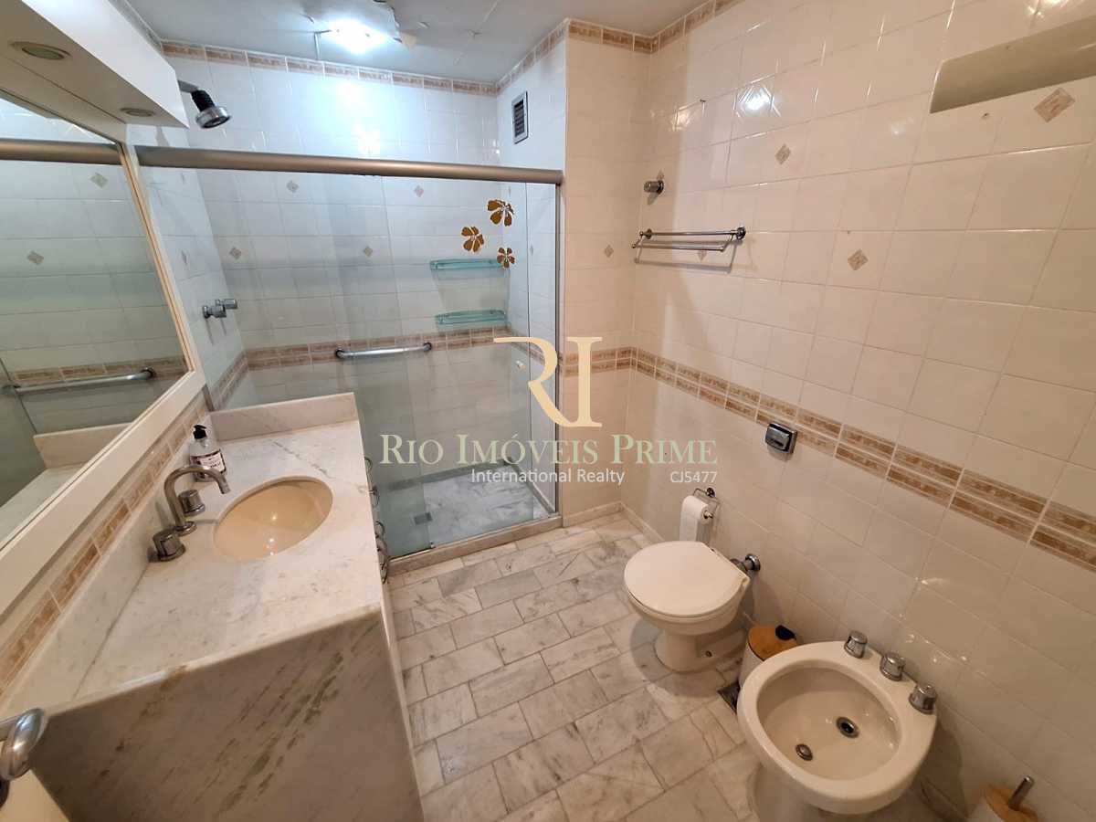 BANHEIRO SOCIAL. - 16