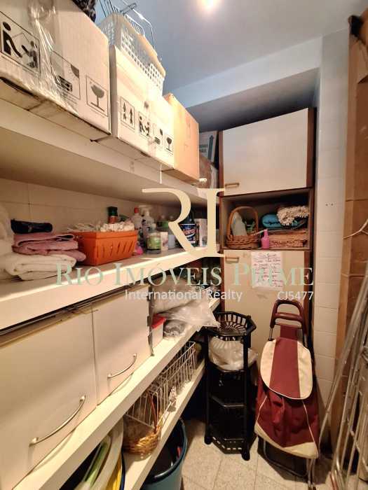 BANHEIRO DE SERVIÇO. - 22