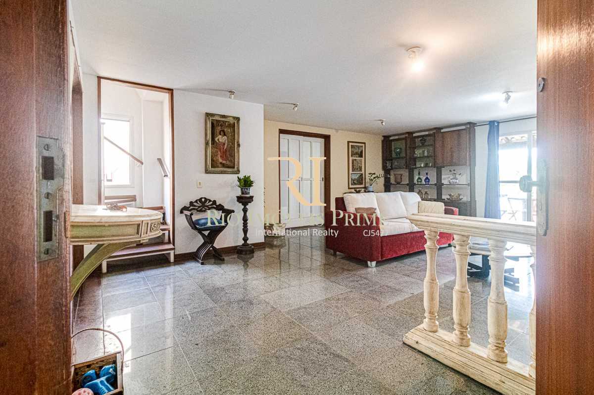 SALA - 6