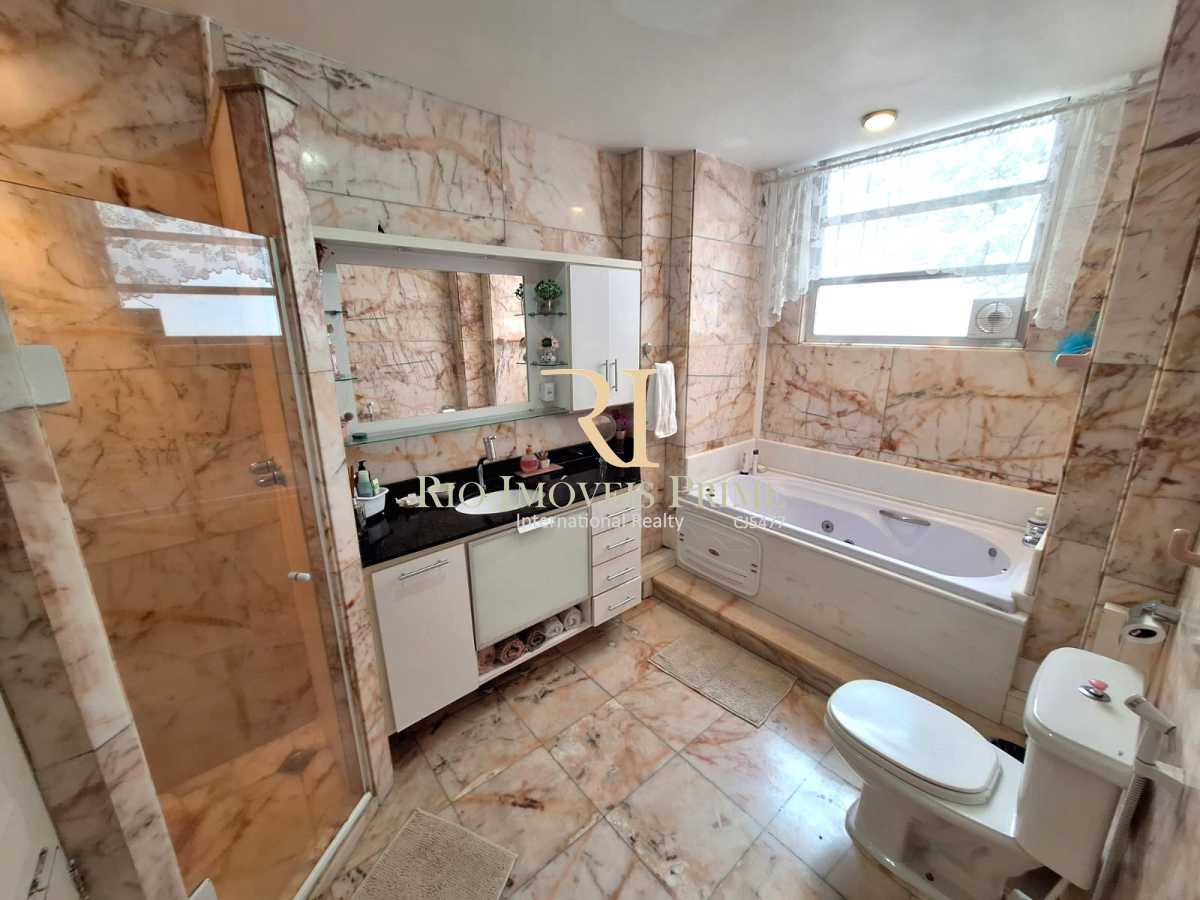 BANHEIRO SUÍTE. - 16