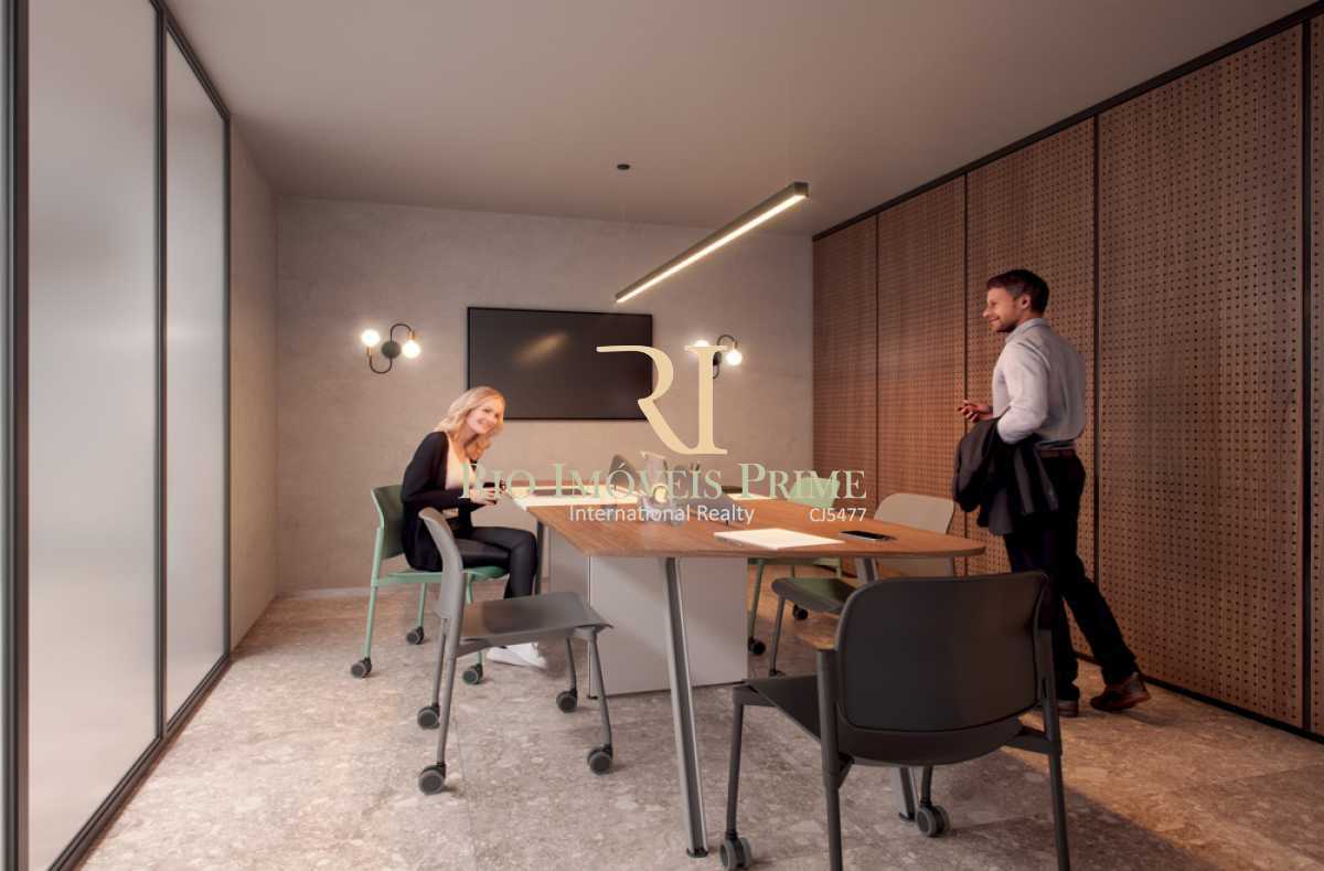 MEETING ROOM - 18