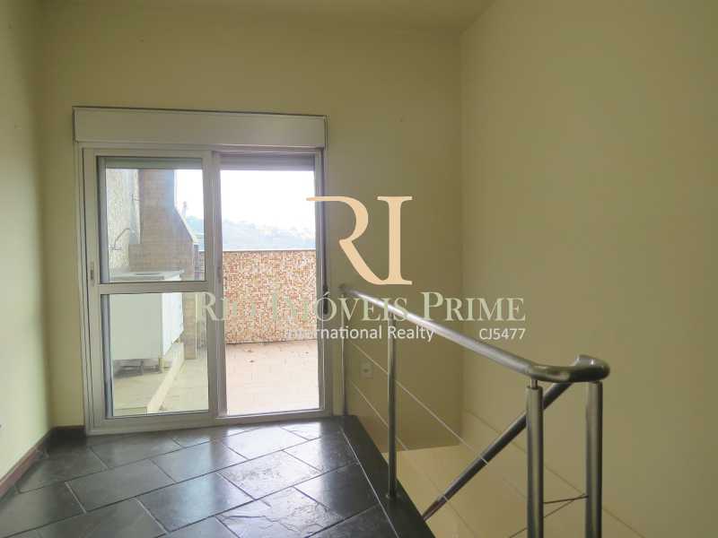 HALL PISO2 - 12