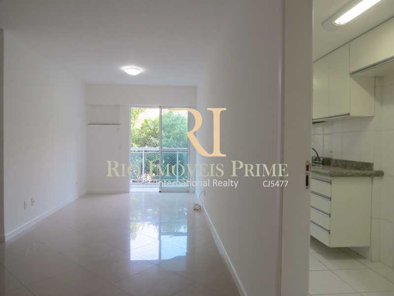 Conheça 2 SALA do imóvel - Apartamento à venda Rua São Francisco Xavier, Tijuca, Rio de Janeiro - R$ 550.000 - RPAP20054 - 2 2 SALA - 2