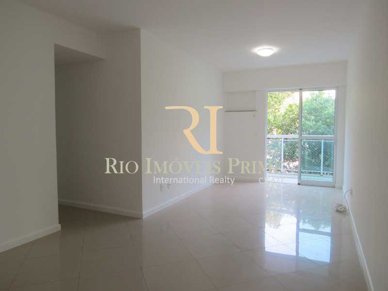 Conheça 3 SALA do imóvel - Apartamento à venda Rua São Francisco Xavier, Tijuca, Rio de Janeiro - R$ 550.000 - RPAP20054 - 3 3 SALA - 3