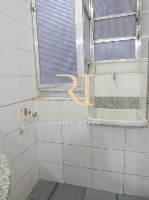 ÁREA SERVIÇO - 13