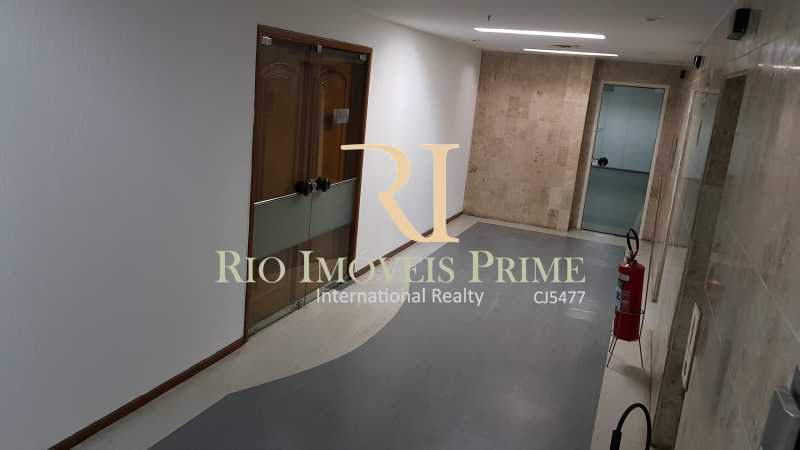 HALL DOS ELEVADORES - 14