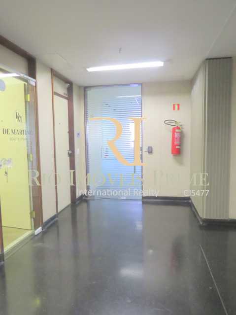 HALL ELEVADORES - 11