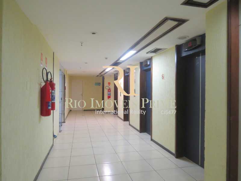 HALL ELEVADORES - 18
