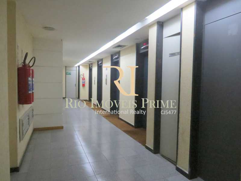 HALL ELEVADORES - 17