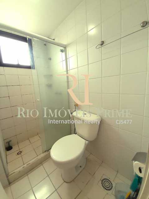 Conheça BANHEIRO do imóvel - Flat para alugar Rua das Laranjeiras, Laranjeiras, Rio de Janeiro - R$ 3.300 - RPFL10091 - 17 BANHEIRO - 17