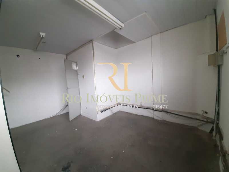 SALA PAV3 - 24