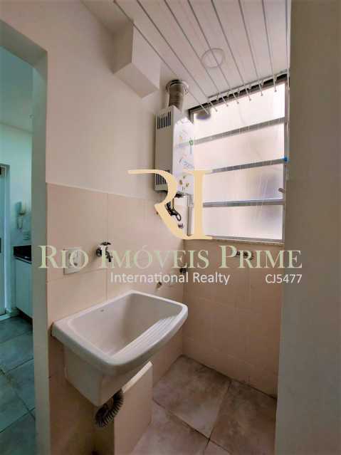 ÁREA DE SERVIÇO. - 14