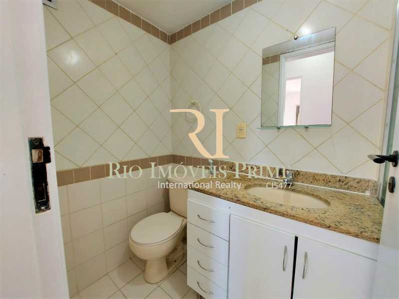 Conheça BANHEIRO SOCIAL. do imóvel - Apartamento para alugar Rua Pereira de Almeida, Praça da Bandeira, Rio de Janeiro - R$ 2.700 - RPAP20247 - 12 BANHEIRO SOCIAL. - 12