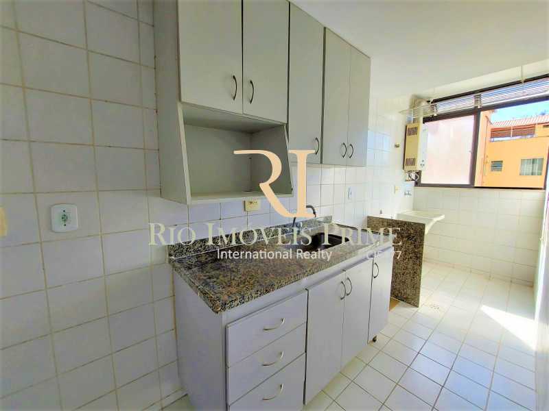 Conheça COZINHA. do imóvel - Apartamento para alugar Rua Pereira de Almeida, Praça da Bandeira, Rio de Janeiro - R$ 2.700 - RPAP20247 - 14 COZINHA. - 14