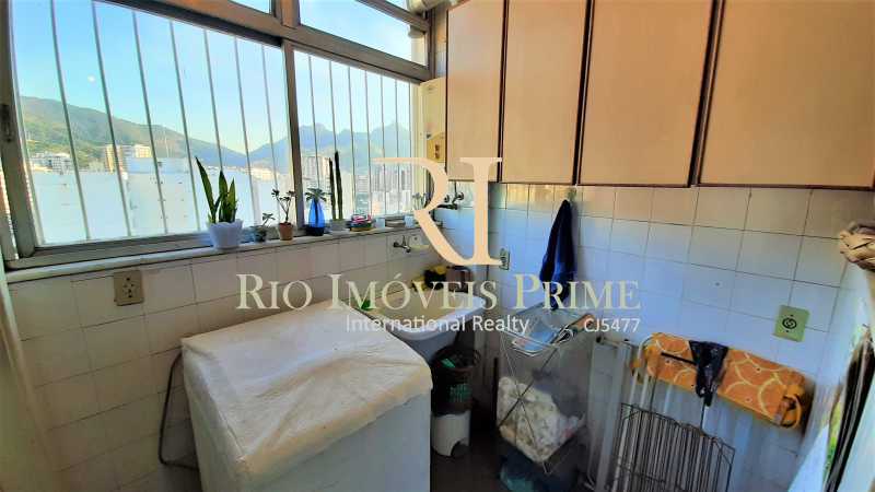 ÁREA DE SERVIÇ0 - 15