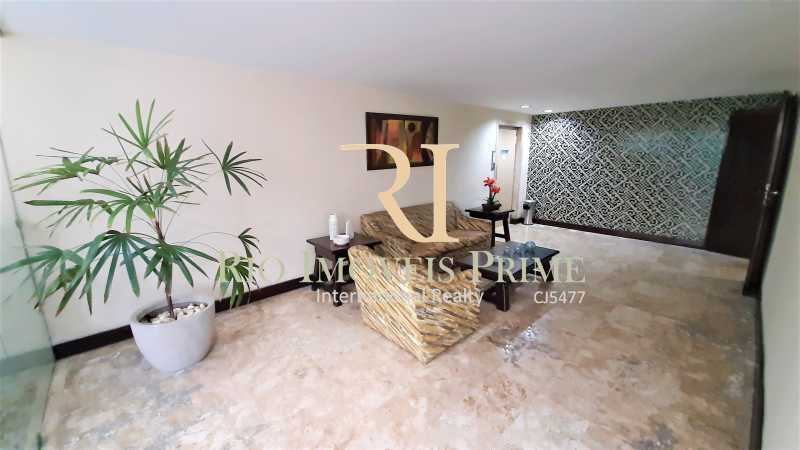 HALL ELEVADORES - 29