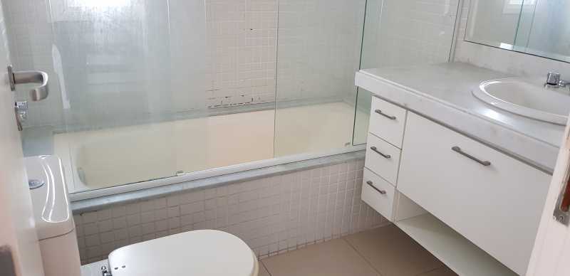 9 - BANHEIRO SUITE 1 - 9