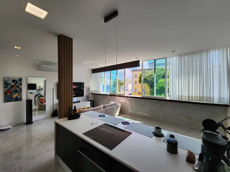 Conheça 1 do imóvel - COBERTURA DUPLEX, 2 QUARTOS (1 SUÍTE), 300M², NO PORTO DA BARRA - PICO20028 - 2 1 - 2