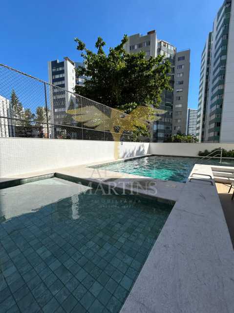 PIAP21301 - 12