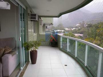 Ótima localização - COBERTURA 3 QUARTOS ANIL - FRCO30020