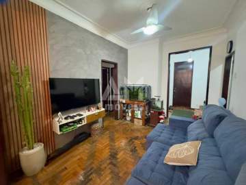 Imperdível - Apartamento à venda na Tijuca, próximo ao Shopping Boulevard e Rua Uruguai! São 2 quartos, closet, escritório, jardim de inverno e condomínio de apenas R$ 341. Excelente localização e ótimo custo-benefício. Agende sua visita! - 3379