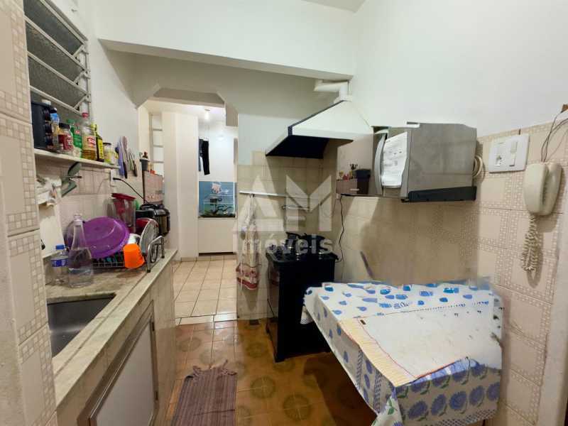 Conheça 3378 do imóvel - Apartamento à venda na Tijuca, próximo ao Shopping Boulevard e Rua Uruguai! São 2 quartos, closet, escritório, jardim de inverno e condomínio de apenas R$ 341. Excelente localização e ótimo custo-benefício. Agende sua visita! - 3379 - 17 3378 - 17