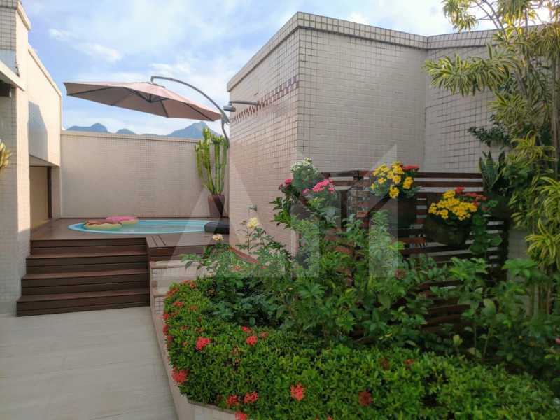 Terraço com Piscina - 19