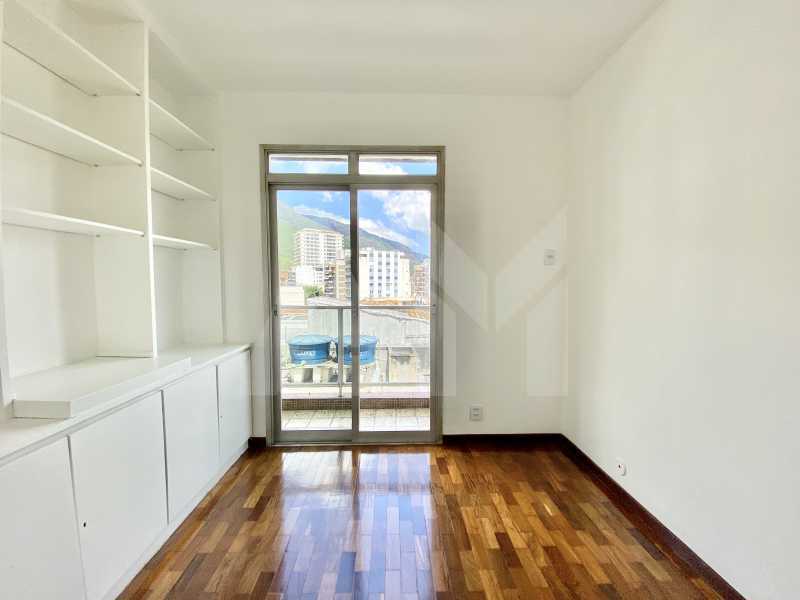 Quarto - 18