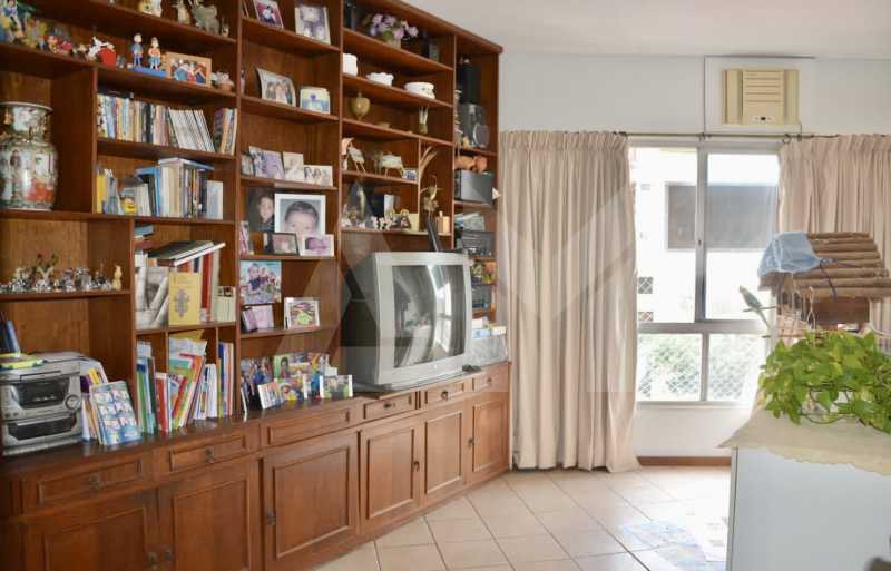 Quarto - 11