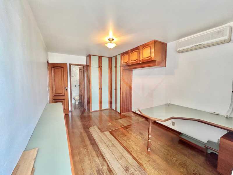 Quarto - 20