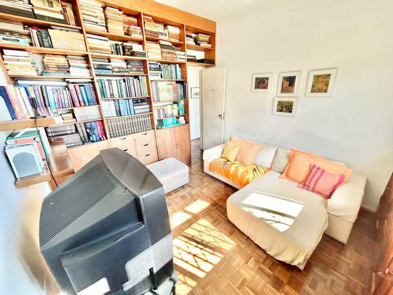 Quarto - 11