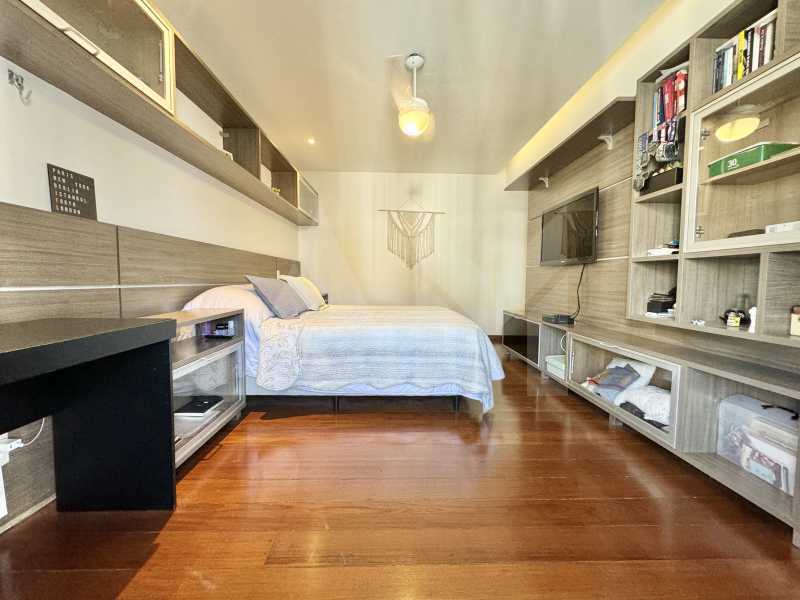 Quarto - 19