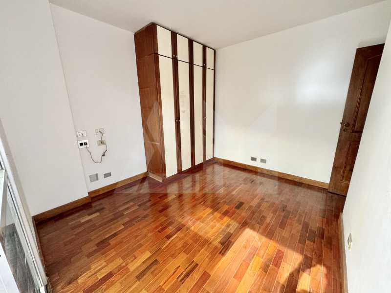 Quarto - 12