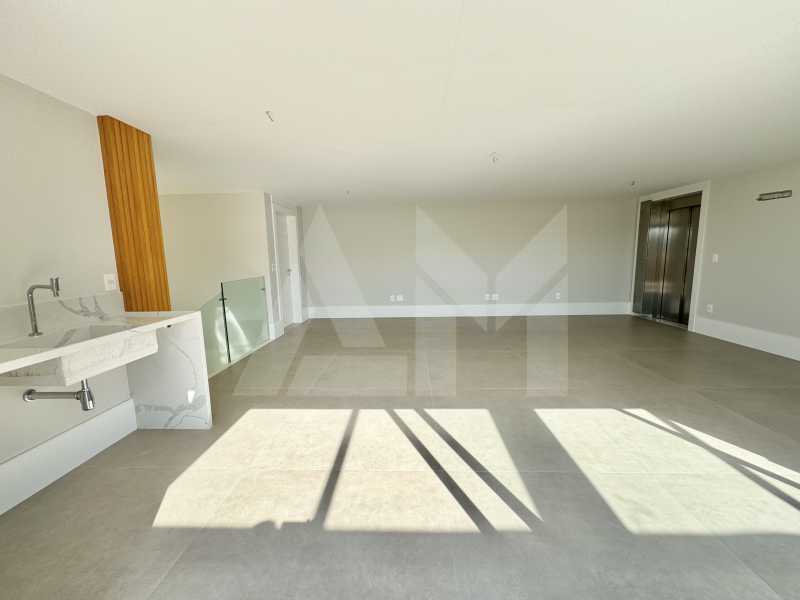 Living  - 8