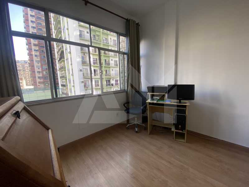 Quarto - 12
