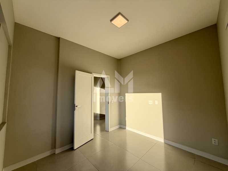 Lindo Apartamento - Apartamento à venda na Tijuca, Rua Conde de Bonfim, ao lado da Praça Saens Peña, totalmente reformado, 2 quartos, vista livre e próximo ao metrô. - 3402