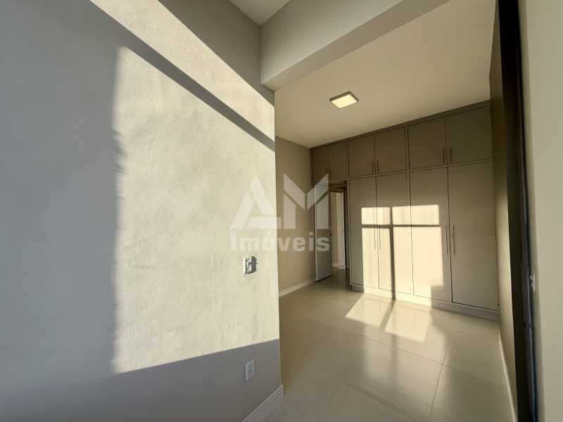 Lindo Apartamento - Apartamento à venda na Tijuca, Rua Conde de Bonfim, ao lado da Praça Saens Peña, totalmente reformado, 2 quartos, vista livre e próximo ao metrô. - 3402