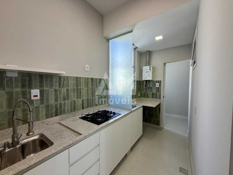 Lindo Apartamento - Apartamento à venda na Tijuca, Rua Conde de Bonfim, ao lado da Praça Saens Peña, totalmente reformado, 2 quartos, vista livre e próximo ao metrô. - 3402