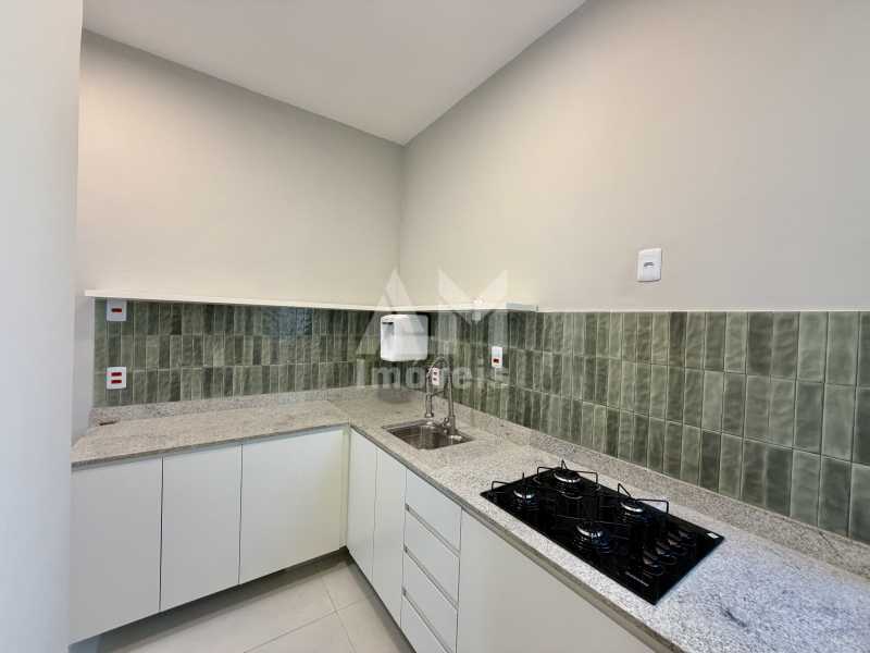 Lindo Apartamento - Apartamento à venda na Tijuca, Rua Conde de Bonfim, ao lado da Praça Saens Peña, totalmente reformado, 2 quartos, vista livre e próximo ao metrô. - 3402
