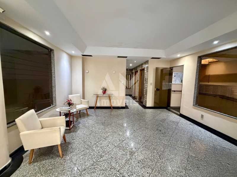 Lindo Apartamento - Apartamento à venda na Tijuca, Rua Conde de Bonfim, ao lado da Praça Saens Peña, totalmente reformado, 2 quartos, vista livre e próximo ao metrô. - 3402