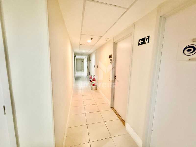 Conheça 3403 do imóvel - Sala comercial à venda na Tijuca, Condomínio Titanium, em frente ao Shopping Tijuca, excelente para escritório, consultório ou investimento. - 3403 - 19 3403 - 19