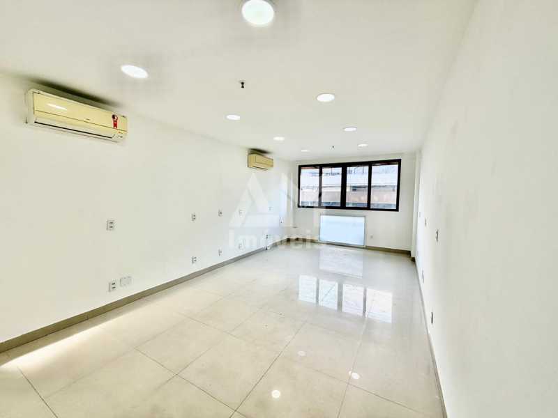Conheça 3403 do imóvel - Sala comercial à venda na Tijuca, Condomínio Titanium, em frente ao Shopping Tijuca, excelente para escritório, consultório ou investimento. - 3403 - 26 3403 - 26