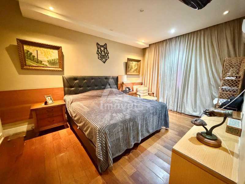 Proximidades Metrô - Apartamento à venda na Tijuca, Rua Doutor Satamini, 4 quartos, suíte, escritório, 1 vaga, decoração de alto padrão e a 8 minutos do metrô Afonso Pena. - 3412