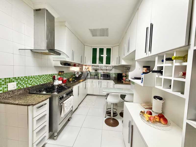 Proximidades Metrô - Apartamento à venda na Tijuca, Rua Doutor Satamini, 4 quartos, suíte, escritório, 1 vaga, decoração de alto padrão e a 8 minutos do metrô Afonso Pena. - 3412
