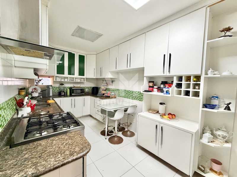 Proximidades Metrô - Apartamento à venda na Tijuca, Rua Doutor Satamini, 4 quartos, suíte, escritório, 1 vaga, decoração de alto padrão e a 8 minutos do metrô Afonso Pena. - 3412