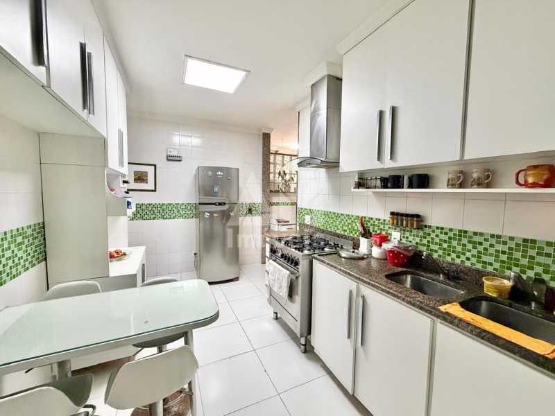 Proximidades Metrô - Apartamento à venda na Tijuca, Rua Doutor Satamini, 4 quartos, suíte, escritório, 1 vaga, decoração de alto padrão e a 8 minutos do metrô Afonso Pena. - 3412