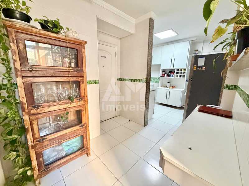 Proximidades Metrô - Apartamento à venda na Tijuca, Rua Doutor Satamini, 4 quartos, suíte, escritório, 1 vaga, decoração de alto padrão e a 8 minutos do metrô Afonso Pena. - 3412